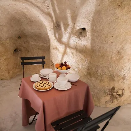 B.23 Bed & Breakfast
